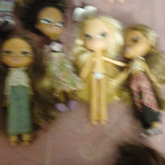 Assorted Fashion Dolls Collection - Picture 4 of 4